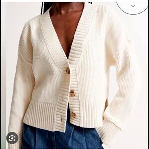 Abercrombie & Fitch Cream V-Neck Button Front Women's Sweater Cardigan